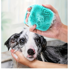 Dog Bath Brush with Shampoo Storage，Cat scrubber for bathing，Soft Silicone Bristles with Soap and Shampoo Dispenser，Suitable for long and short-haired dogs and cats showering