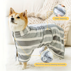 Quick-Dry Pet Towel，There are two colors available for selection，Suitable for dog bathing、Swimming and Beach Outings。